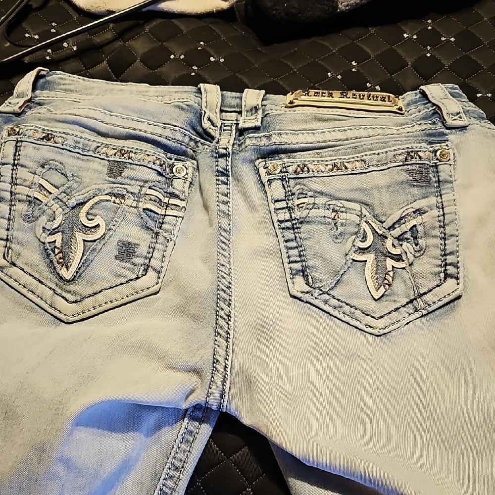 Rock Revival Sky Blue Cropped Jeans - Picture 3 of 5